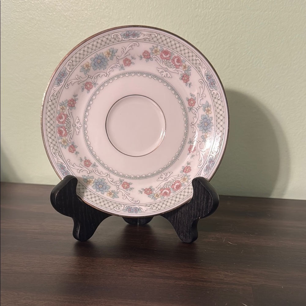 Hutschenreuther “Antoinette” saucer